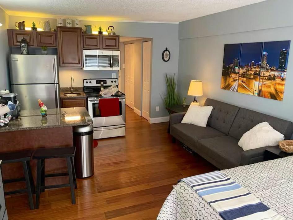 Condo Close To Stadium And Free Parking Knoxville Kültér fotó