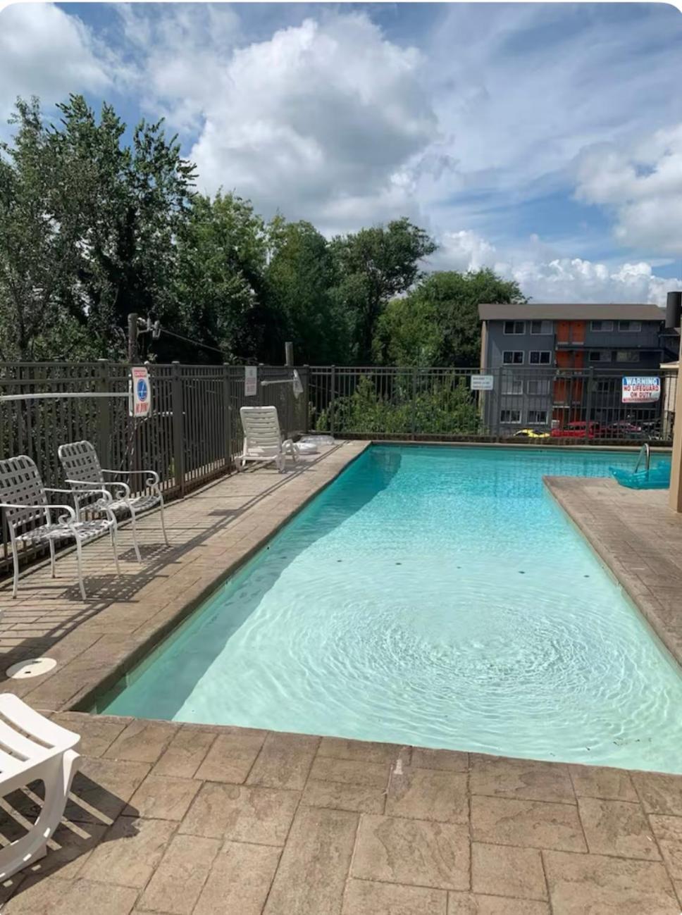 Condo Close To Stadium And Free Parking Knoxville Kültér fotó